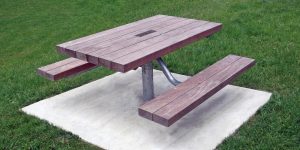 Peninsular picnic setting